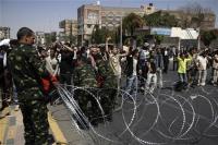 إرتفاع سقف المطالب في اليمن وإصرار على إقالة أقارب الرئيس 