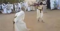 بالفيديو.. ضرب العريس بالسوط قبل زفافه في السودان