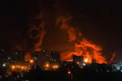 صواريخ إيرانية تضرب حيفا.. النيران تلتهم مواقع في المدينة والذعر يعم الأجواء
