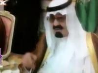ممازحة خادم الحرمين لمعلمه تستقطب ملايين المشاهدين