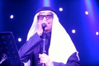 بالفيديو : فنان سعودي ينفعل على الجمهور لحظة تلقيه خبر وفاة ملك السعودية
