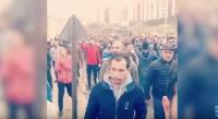 محتجون ضد الرئيس بوتفليقة يرددون أغنية جماهير الرجاء في "بلادي ظلموني" (فيديو)