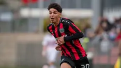 رغم حمله لقميص المنتخب المغربي.. الجزائر تسابق الزمن لإقناع نجم ليفركوزن بتمثيل الخضر