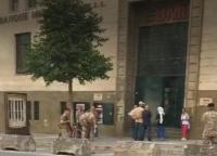 مرة أخرى.. شخص يقتحم بنكا بلبنان ويحتجز مديره كرهينة لسبب "بسيط"