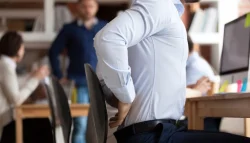 كرسي ذكي لعلاج آلام الظهر والتخلص من عادة العمل من السرير