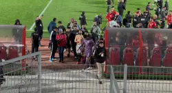 محمد صلاح تحت حراسة مشددة بعد مباراة إثيوبيا وهكذا تفاعل مع الجماهير المصرية بملعب العربي الزاولي