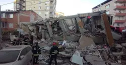 مقتل أربعة أفراد من عائلة واحدة في انهيار مبنى سكني بتركيا