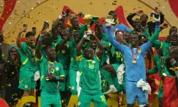 لماذا لم تُصدر غامبيا أي تهنئة رسمية للمنتخب السنغالي بعد تتويجه بكأس إفريقيا؟