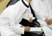 بعدما دعا عبر "الواتس أب" زوجاته الثلاث لحضُور زفافه على الرابعة بمُراكش، هكذا كان ردهن