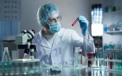 اختراق علمي.. توليفة طبية تبشر بالقضاء على مرض السيدا