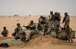 بعد هجوم السمارة الإرهابي.. موريتانيا تطرد منقبي الذهب التابعين للبوليساريو من المنطقة العازلة