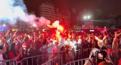 فرحة عارمة .. بيضاويون يحتفلون بعد انتصار المغرب على اسكتلندا