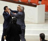 حرب شوارع فى البرلمان التركى