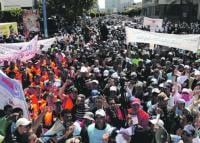 ردا على تجاهل الحكومة لمطالبها النقابات تخرج في مسيرة عمالية للمطالبة بالزيادة في الأجور و إسقاط مشروع إصلاح التقاعد