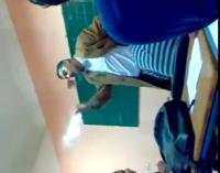 شاهد ردة فعل أستاذ بمراكش استفزه أحد تلامذته