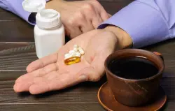 جرعة زائدة من الكافيين تودي بحياة شاب بعد شرائه كبسولات عبر الإنترنت