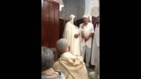 فرنسي يعلن إسلامه في أحد مساجد بالدار البيضاء