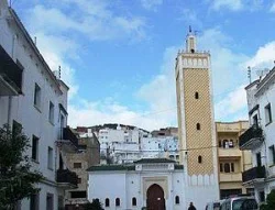 مخمور يقتحم مسجدا بتطوان وينهال ضربا على المصلين