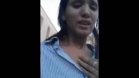 خطير ... فتاة توفي عمها تطلب النجدة و تبكي أمام مستشفى محمد السادس بمراكش