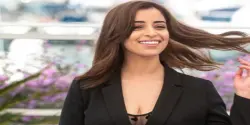 الممثلة المغربية نسرين الراضي تهدد متابعيها باللجوء إلى القضاء