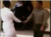 شاهد ....كيف يعامل موظفو الجوازات المهاجرين من جنسيات أخرى في السعودية