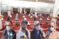 المغاربة يعلقون على عودة صلاة الجمعة: القرار جا معطل والمسجد أولى من المقاهي والبيران