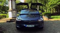 شركة تسلا تستدعي 11 ألف سيارة من نوع Model X