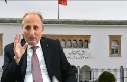 الأساتذة غاضبون من تعقيد المساطر الإدارية في المباريات الداخلية.. هل تتجاهل وزارة "برادة" التعليمات الملكية؟