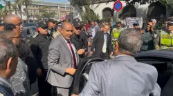 اشتباكات بين سائقي الطاكسيات وسائقي "إن درايف"بالدار البيضاء والأمن يتدخل لفرض النظام