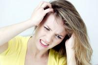 تعانين من حكة الرأس؟ إليك الحل الأمثل