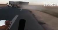 شاهد الطريقة الهوليودية الذي لجأ اليها سائق شاحنة للفرار من أداء ثمن "المازوط" و كيف تم القبض عليه