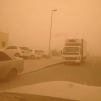 بالفيديو : عاصفة رملية قوية تضرب السعودية و قطر و الامارات و الحصيلة مستمرة