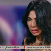الفنانة المصرية غادة إبراهيم تنهار وتسقط على الهواء مباشرة بسبب قضية "الدعارة"
