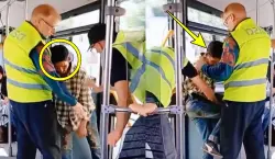 المشهد فجر غضبا واسعا.. مراقبا حافلة يعنفان مواطناً ويذلانه أمام الركاب بطريقة مهينة فقط لأنه ضبط بدون تذكرة(فيديو)