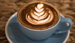 طاهٍ إيطالي يشعل الجدل: الكابتشينو ممنوع بعد الساعة 11 صباحاً