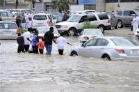 مدينة جدة تواجه أمطارا طوفانية