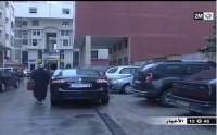 معاناة سائقي السيارات مع ركن سيارتهم بوجدة
