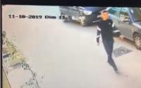 كاميرة مراقبة ترصد سرقة لص لهاتف ذكي من أحد المحلات لبيع الملابس التقليدية بطنجة
