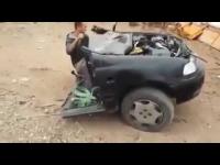 شاب من العرائش يقود نصف سيارة!!
