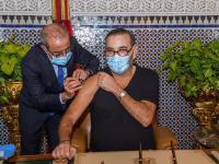 هكذا أعطى الملك محمد السادس "المثال" بعد تلقيه الجرعة الأولى من لقاح كورونا