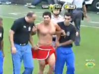 الكل اندهش و يتسائل هل هو مشجع أم مشجعة!!