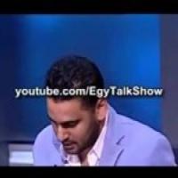 بالفيديو..مقدم برنامج ينسى اسم الضيف على الهواء  »