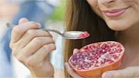 كل هذه الفوائد تحدث لكَ عندما تتناول ثمرة رمان واحدة فقط