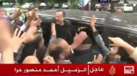 لحظة خروج أحمد منصور من السجن