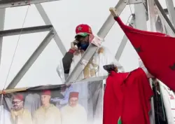 استمرار معتصم عمود مراكش في احتجاجه..ونقيب المحامين: "نزل و1500 محامي فاكتافك"