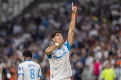 محاولة اعتداء على نايف أكرد بمطار مارسيليا قبل التحاقه بالمنتخب المغربي