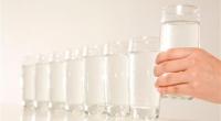 كم تشرب من السوائل لتمنع حصى الكلى؟