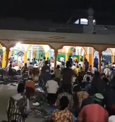 23 ركعة في 10 دقائق فقط.. شاهد أغرب صلاة للتروايح في العالم(فيديو)