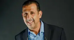 مصطفى لخصم يلغي حفل الفوز بالانتخابات ويخصص ميزانيته لشراء معاطف شتوية لأطفال صفرو