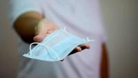 فيديو لأعوان وزير سابق يُوزعون كمامات على المحلات يثير جدلا على مواقع التواصل